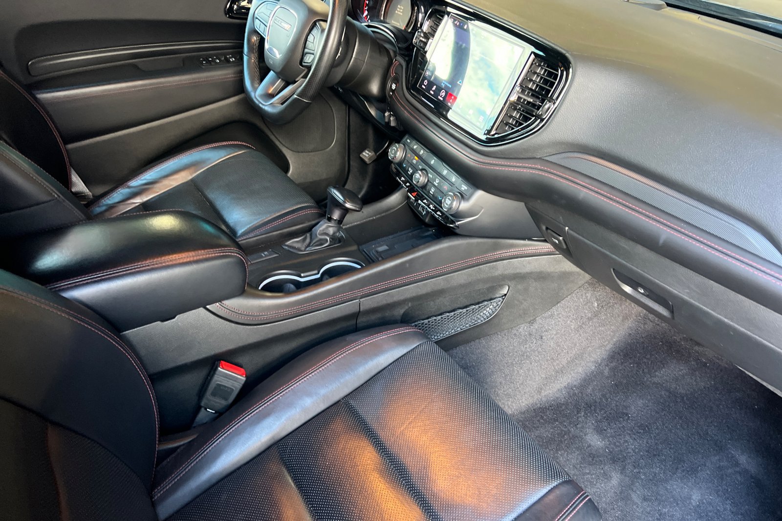 Used 2021 Dodge Durango R/T w/ Technology Group AWD/4WD image 18
