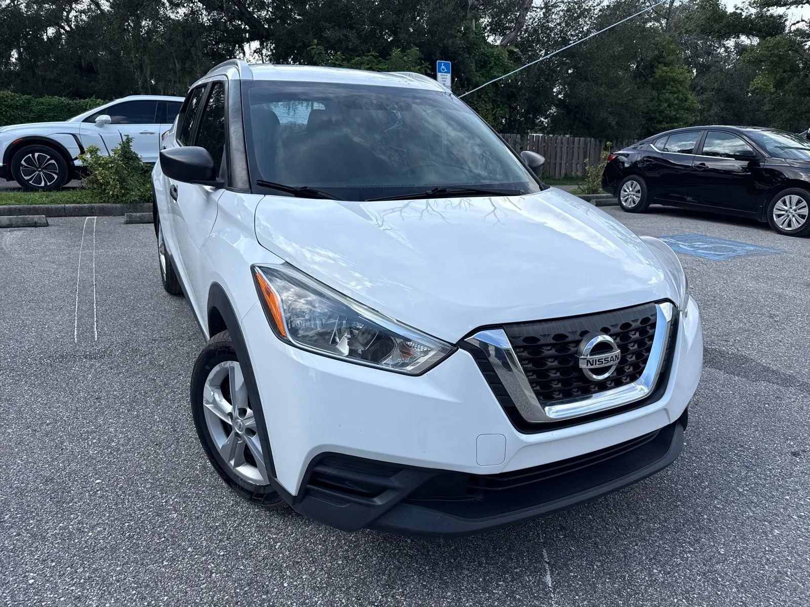 Used 2019 Nissan Kicks S FWD image 4