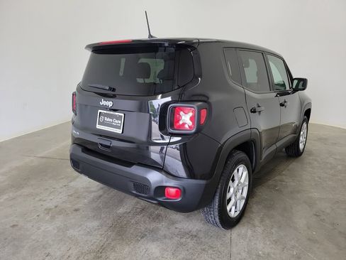 Used 2023 Jeep Renegade Latitude AWD/4WD image 5