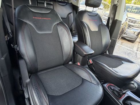 Used 2018 Jeep Compass Trailhawk w/ Navigation Group image 23