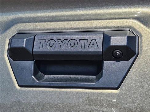 Used 2025 Toyota Tacoma TRD Off-Road w/ TRD Off Road Upgrade Package AWD/4WD image 29