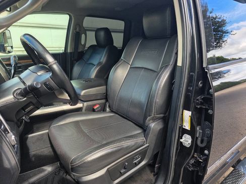 Used 2018 RAM 3500 Laramie image 14