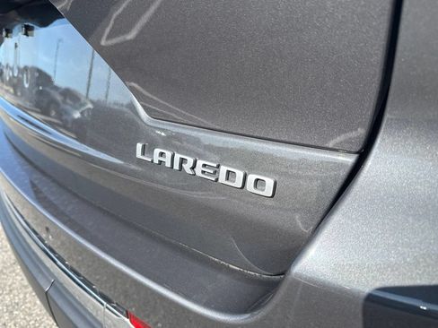 Used 2025 Jeep Grand Cherokee Laredo X RWD image 12