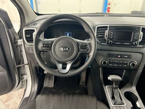 Used 2017 Kia Sportage LX image 11