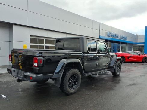 Used 2022 Jeep Gladiator Sport image 7