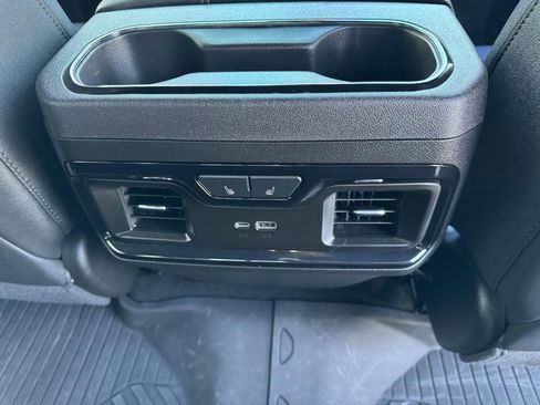 Used 2024 GMC Sierra 2500 AT4 w/ Technology Package image 19