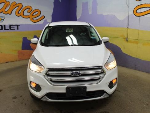 Used 2019 Ford Escape SE FWD image 3