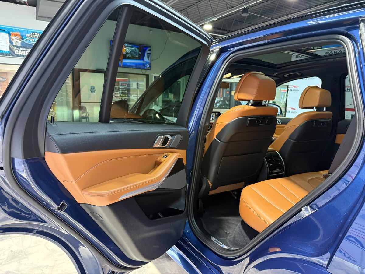 Used 2021 BMW X5 xDrive40i w/ M Sport Package AWD/4WD image 39