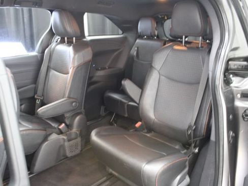 Used 2022 Toyota Sienna XSE w/ XSE Plus Package FWD image 25