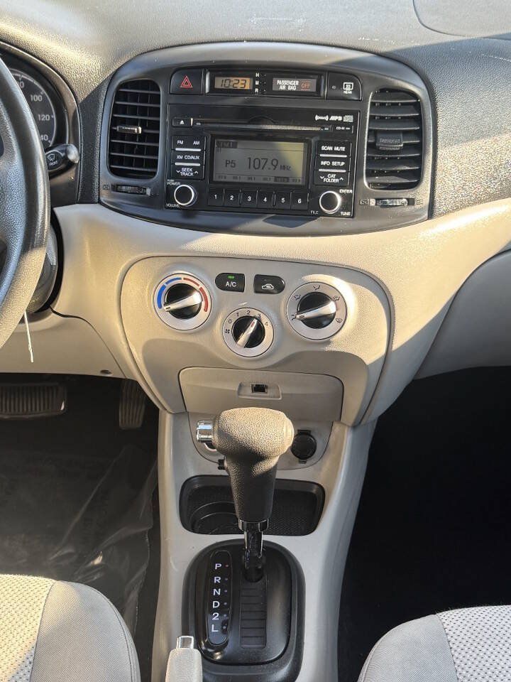 Used 2011 Hyundai Accent GLS FWD image 15