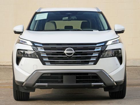 Used 2025 Nissan Rogue SL FWD image 6