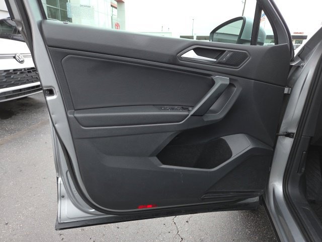 Used 2019 Volkswagen Tiguan SE w/ Panoramic Sunroof Package AWD/4WD image 10