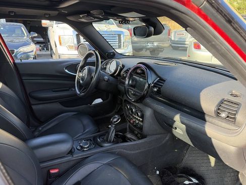 Used 2019 MINI Cooper Clubman ALL4 w/ Premium Package AWD/4WD image 5