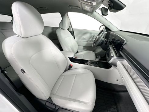 Used 2024 Hyundai Kona SEL image 25