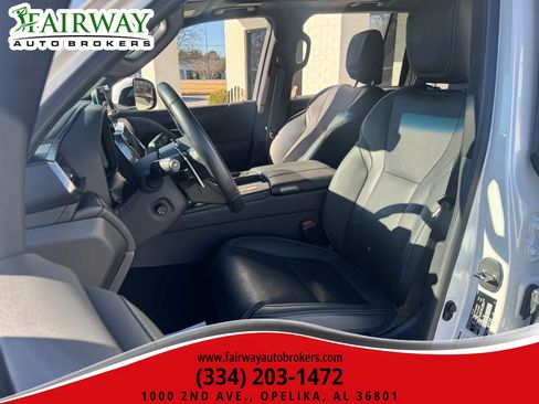 Used 2024 Lexus LX 600 4WD w/ Interior Upgrade Package image 10