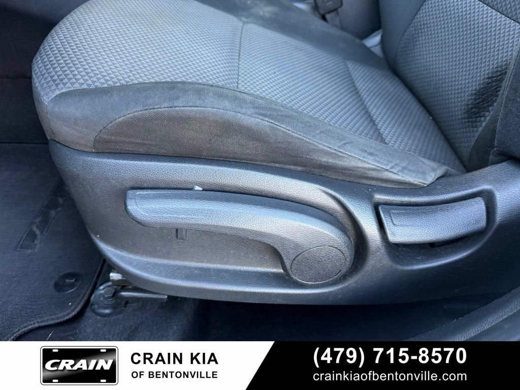Used 2020 Kia Soul LX FWD image 11