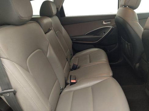 Used 2017 Hyundai Santa Fe SE image 19