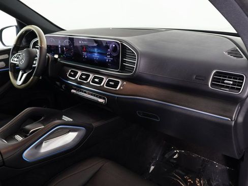 Used 2022 Mercedes-Benz GLS 450 4MATIC image 9