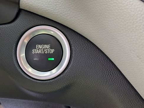 Used 2023 Chevrolet Equinox LS FWD image 23
