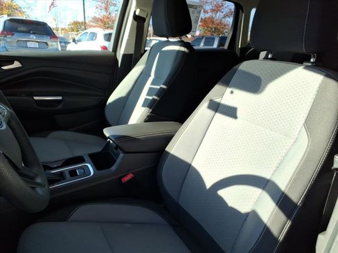 Used 2017 Ford Escape SE w/ Equipment Group 201A image 17