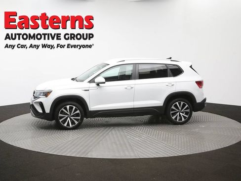 Used 2024 Volkswagen Taos SE FWD image 57