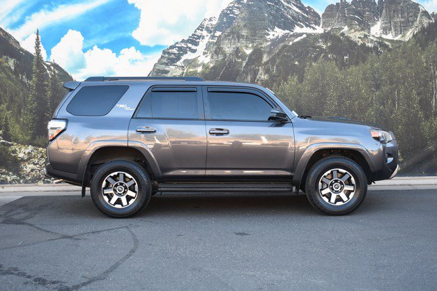 Certified 2023 Toyota 4Runner TRD Off-Road AWD/4WD image 2