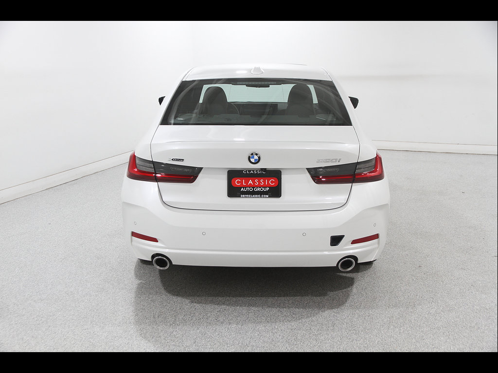 Used 2023 BMW 330i xDrive Sedan w/ Premium Package AWD/4WD image 19
