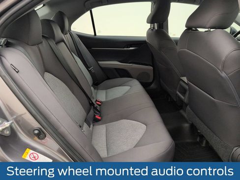 Used 2018 Toyota Camry LE FWD image 15