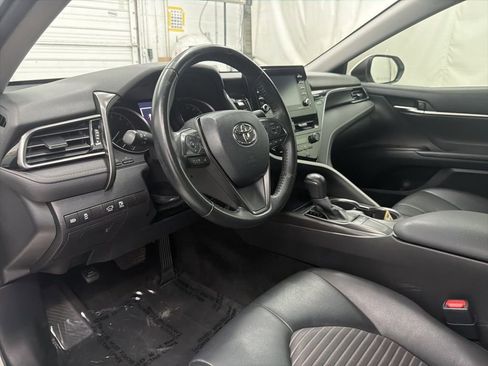 Used 2022 Toyota Camry SE FWD image 13