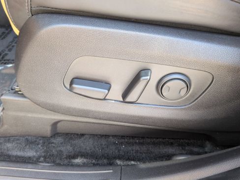 Certified 2023 Kia Carnival LX FWD image 23