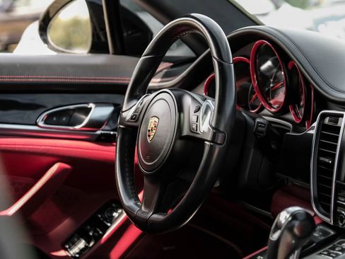 Used 2016 Porsche Panamera S image 13