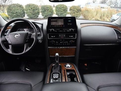 Used 2024 Nissan Armada SL w/ Captain's Chairs Package image 7