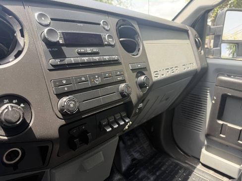 Used 2016 Ford F550 4x4 Crew Cab Super Duty image 16