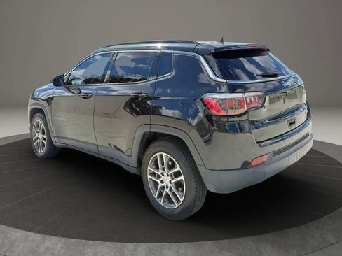 Used 2019 Jeep Compass Latitude FWD image 4