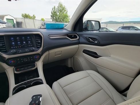 Used 2023 GMC Acadia Denali w/ Denali Ultimate Package AWD/4WD image 7