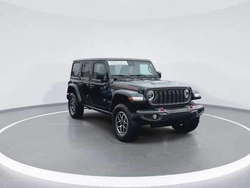 Used 2024 Jeep Wrangler Unlimited Rubicon w/ Technology Group AWD/4WD image 2