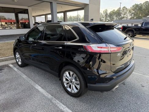 Used 2024 Ford Edge Titanium image 3