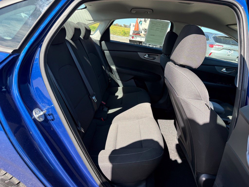 Used 2020 Kia Forte LXS FWD image 28
