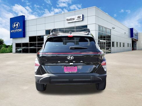 Certified 2025 Hyundai Kona SEL image 5