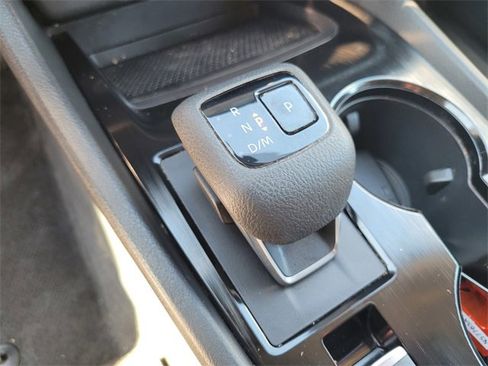 Used 2023 Nissan Rogue SV image 20