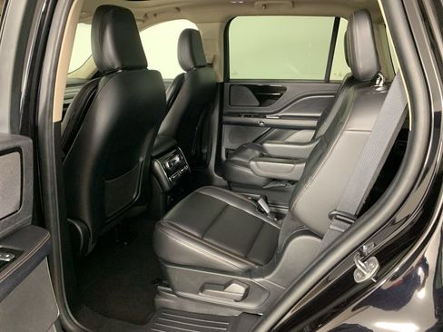 Used 2022 Lincoln Aviator AWD w/ Premium Package image 36