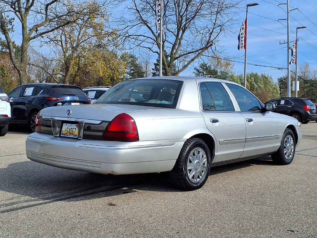 Used 2008 Mercury Grand Marquis GS RWD image 4