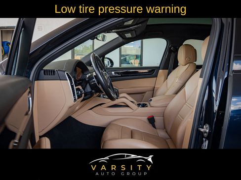 Used 2022 Porsche Cayenne Coupe w/ Premium Package image 23