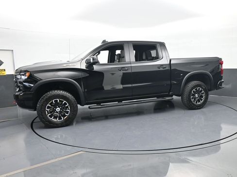 Used 2025 Chevrolet Silverado 1500 ZR2 w/ Technology Package image 2