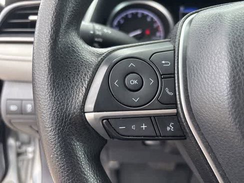 Used 2022 Toyota Camry LE image 11