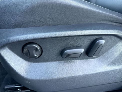 Used 2020 Volkswagen Tiguan SE w/ Panoramic Sunroof Package image 14