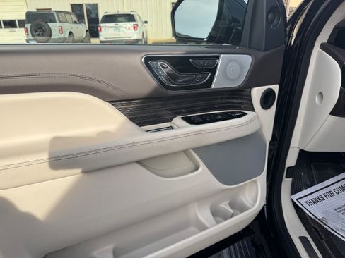 Used 2024 Lincoln Navigator L Black Label AWD/4WD image 13