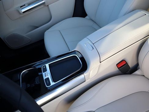 New 2026 Mercedes-Benz GLA 250 4MATIC image 34