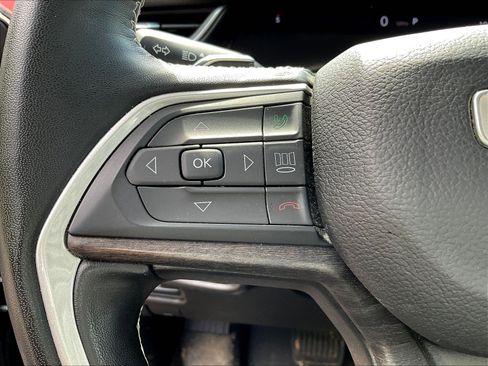 Used 2022 Jeep Grand Cherokee L Limited AWD/4WD image 12