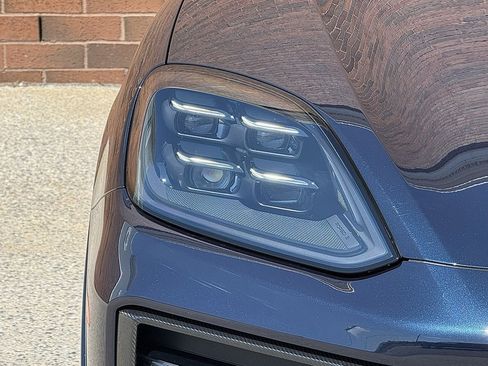 New 2025 Porsche Cayenne GTS image 12